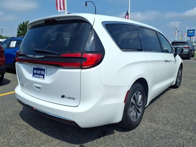 2024 Chrysler Pacifica Hybrid Select