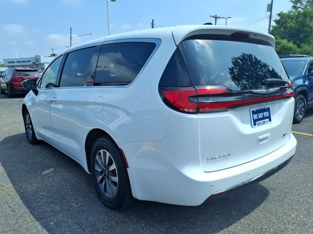 2024 Chrysler Pacifica Hybrid Select