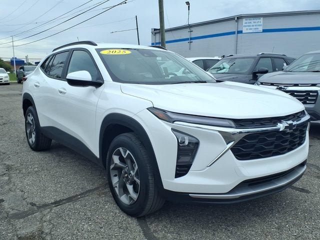 2025 Chevrolet Trax LT