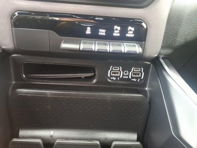 2022 RAM 1500 Big Horn Crew Cab 4x4 6'4" Box