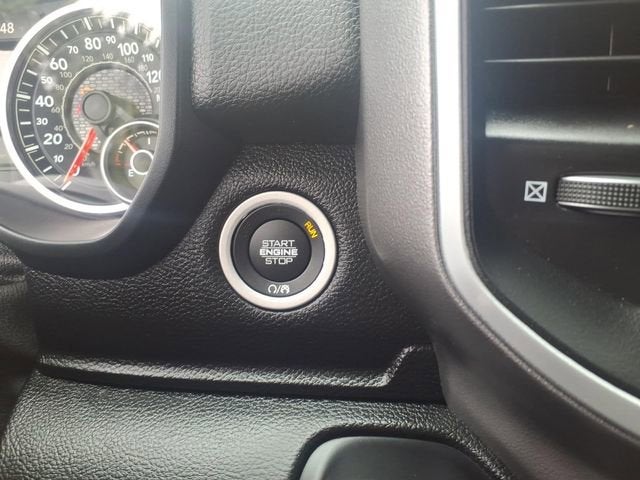 2022 RAM 1500 Big Horn Crew Cab 4x4 6'4" Box