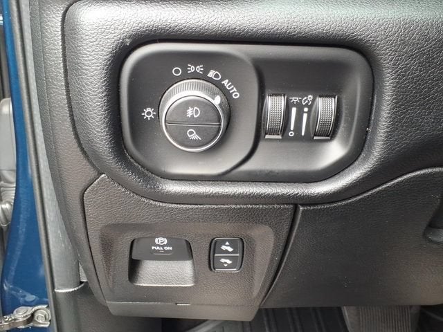 2019 RAM 1500 Big Horn/Lone Star Crew Cab 4x4 5'7" Box