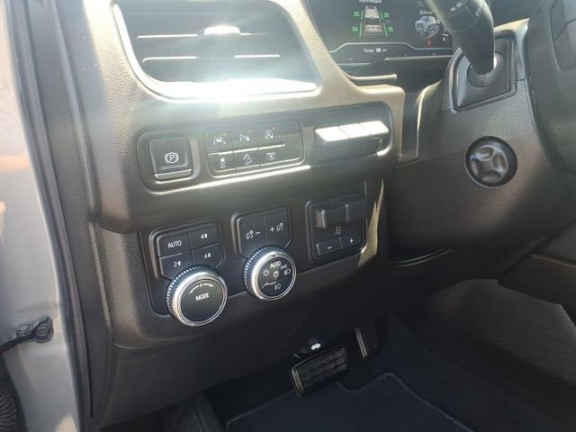 2024 GMC Yukon AT4 - Photo 14