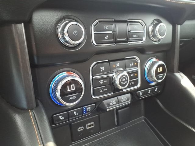 2023 GMC Yukon XL AT4