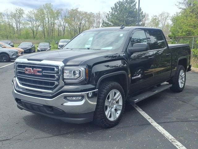 2017 GMC Sierra 4WD Crew Cab Short Box SLE's photo