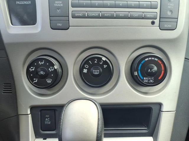 2010 Pontiac Vibe 4dr HB AWD